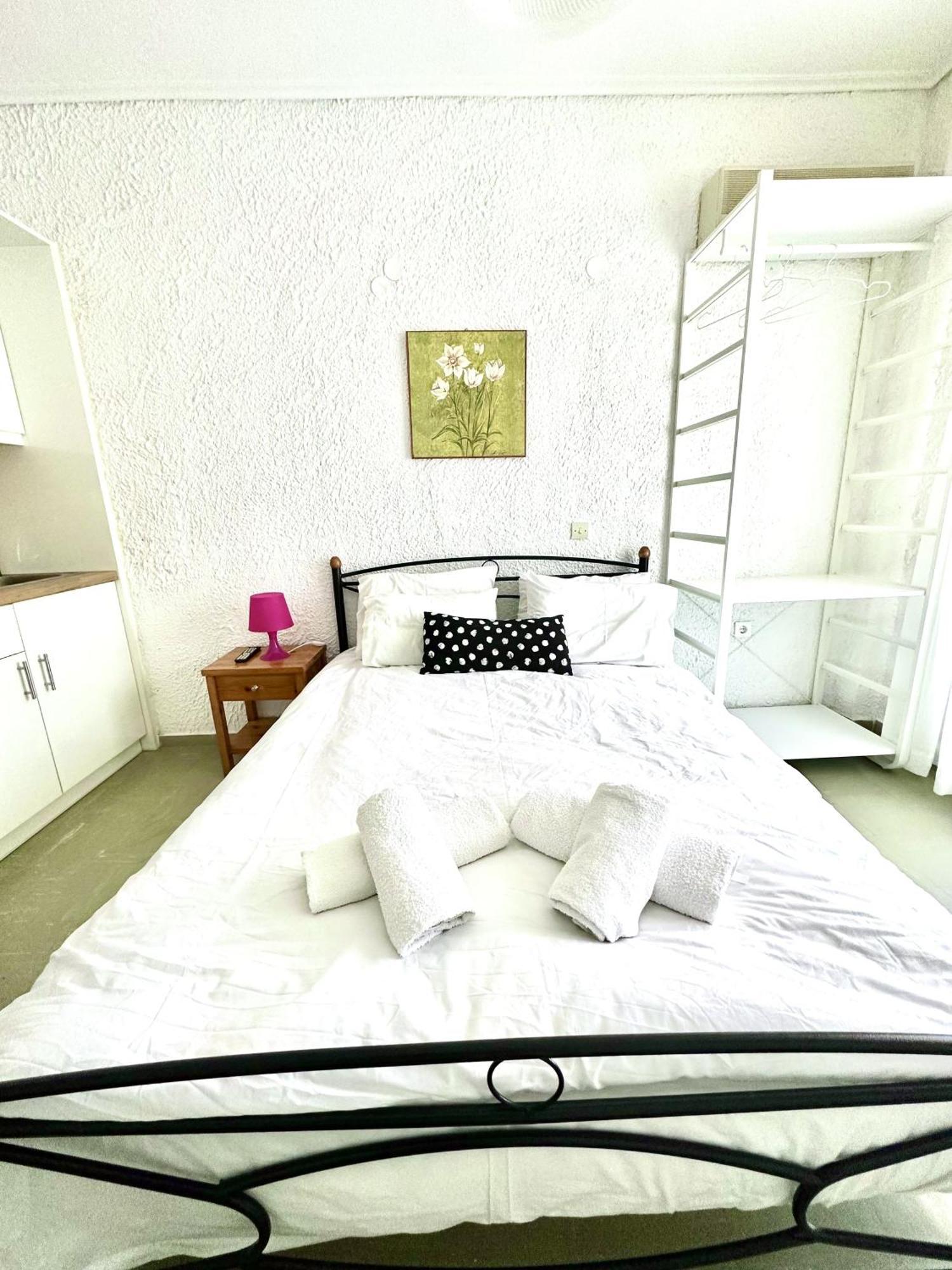 Katerina Apartments Neos Pirgos Room photo