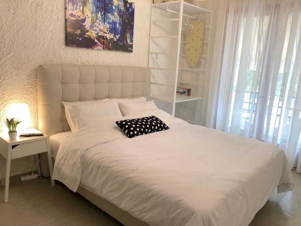 Katerina Apartments Neos Pirgos Room photo